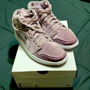 AIR JORDAN 1 MID SE PURPLE SMOKE